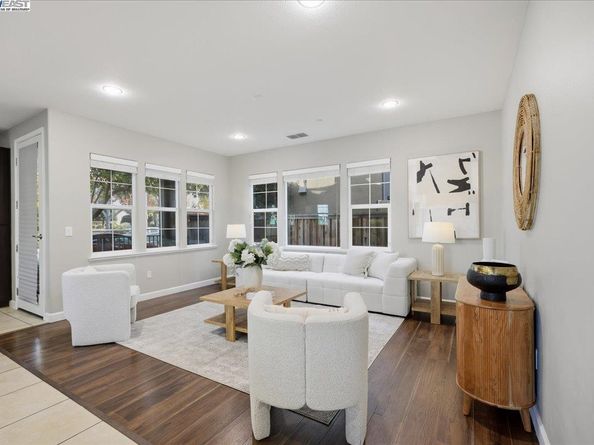 1504 Middle Ln, Hayward CA 94545