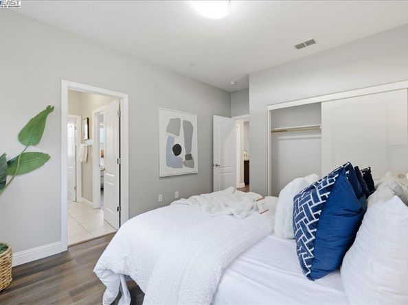 1504 Middle Ln, Hayward CA 94545