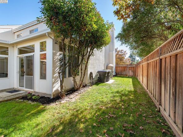 297 Del Valle Ct, Pleasanton CA 94566