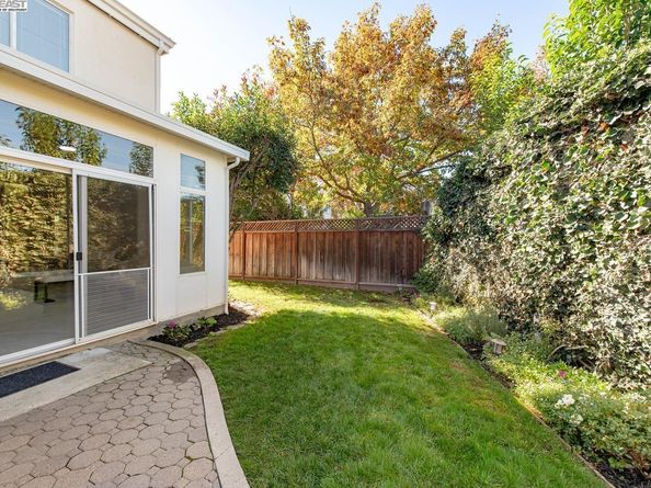 297 Del Valle Ct, Pleasanton CA 94566