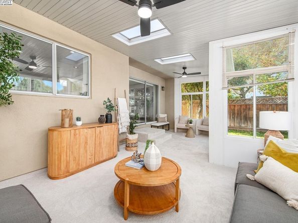 297 Del Valle Ct, Pleasanton CA 94566