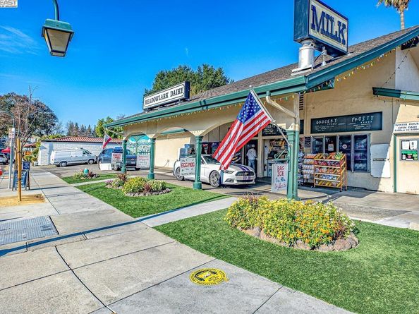 297 Del Valle Ct, Pleasanton CA 94566