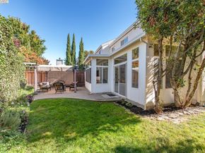 297 Del Valle Ct, Pleasanton CA 94566