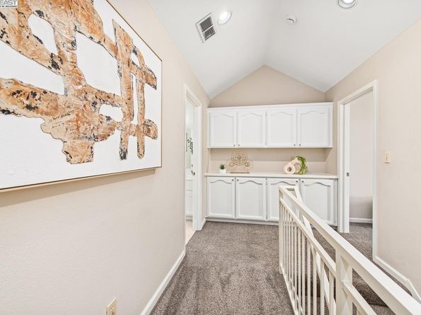 297 Del Valle Ct, Pleasanton CA 94566