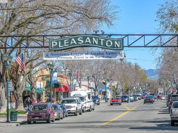 297 Del Valle Ct, Pleasanton CA 94566
