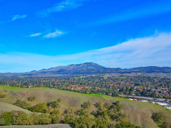 528 Caprio Ct, San Ramon CA 94583