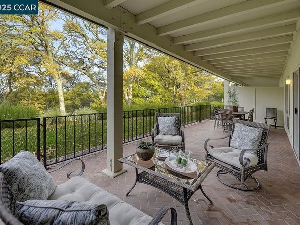 2748 Ptarmigan Dr. 6, Walnut Creek CA 94595