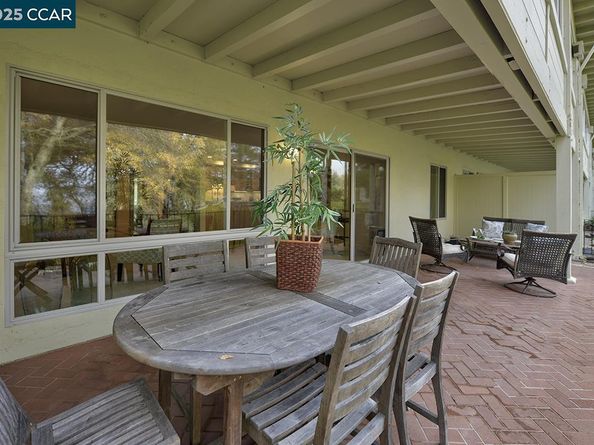 2748 Ptarmigan Dr. 6, Walnut Creek CA 94595