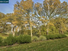 2748 Ptarmigan Dr. 6, Walnut Creek CA 94595