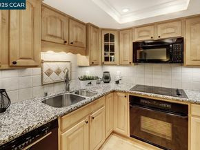 2748 Ptarmigan Dr. 6, Walnut Creek CA 94595