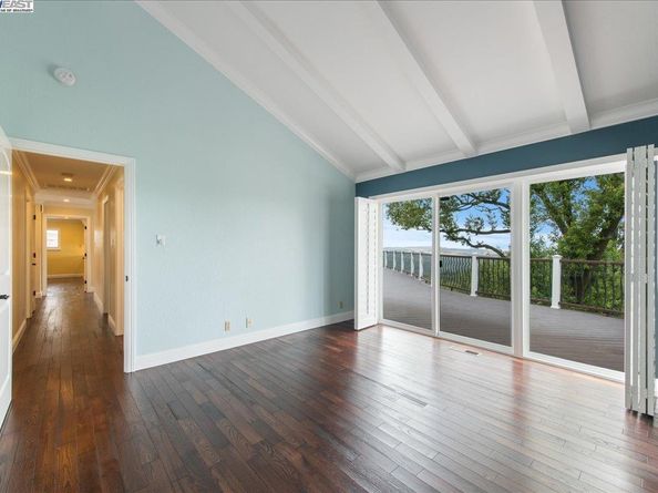 5161 Saddle Brook Dr, Oakland CA 94619
