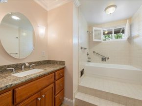 5161 Saddle Brook Dr, Oakland CA 94619