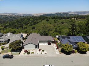 5161 Saddle Brook Dr, Oakland CA 94619