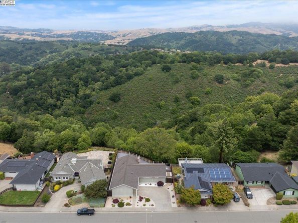 5161 Saddle Brook Dr, Oakland CA 94619