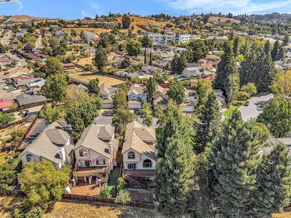 23661 Glenbrook Lane, Hayward CA 94541