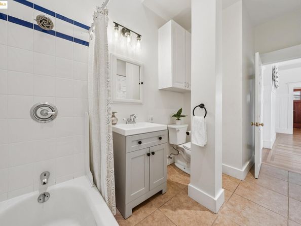 4949 Coronado Ave, Oakland CA 94618