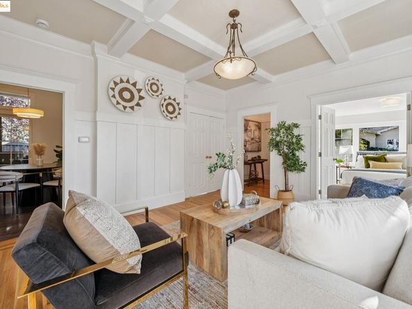 4949 Coronado Ave, Oakland CA 94618