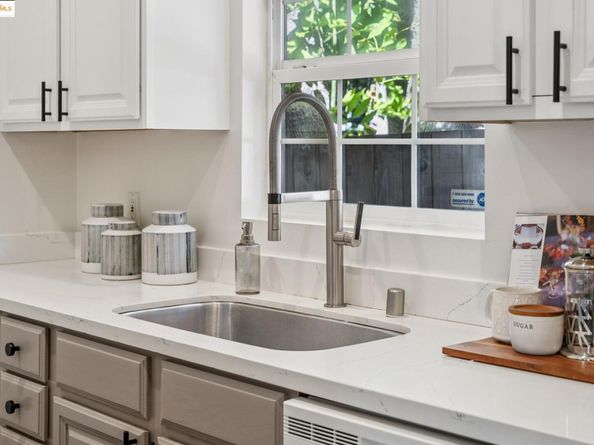 4949 Coronado Ave, Oakland CA 94618