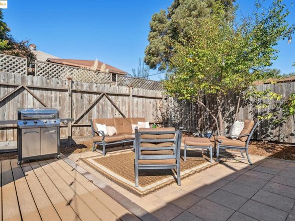 4949 Coronado Ave, Oakland CA 94618