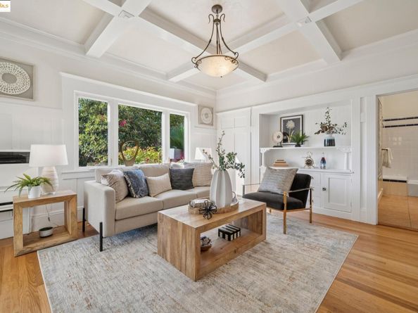 4949 Coronado Ave, Oakland CA 94618