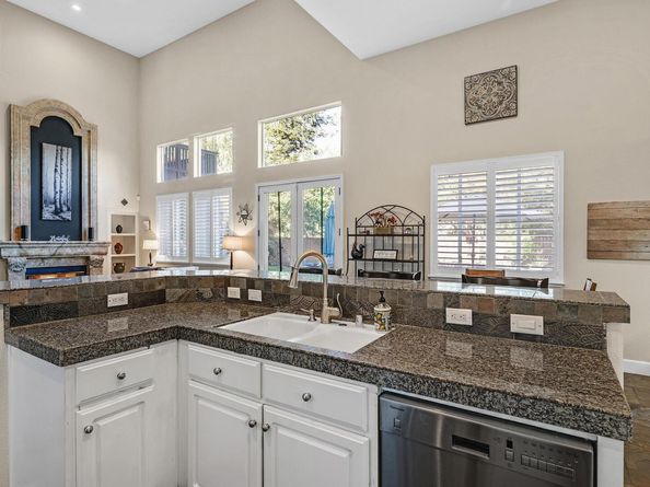 4 Henry Ranch Dr, San Ramon CA 94583