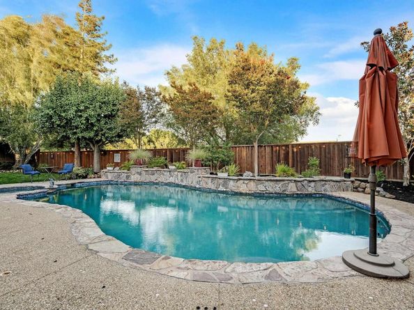 4 Henry Ranch Dr, San Ramon CA 94583
