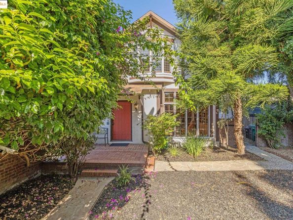 2749 E 17Th St, Oakland CA 94601