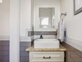 2749 E 17Th St, Oakland CA 94601