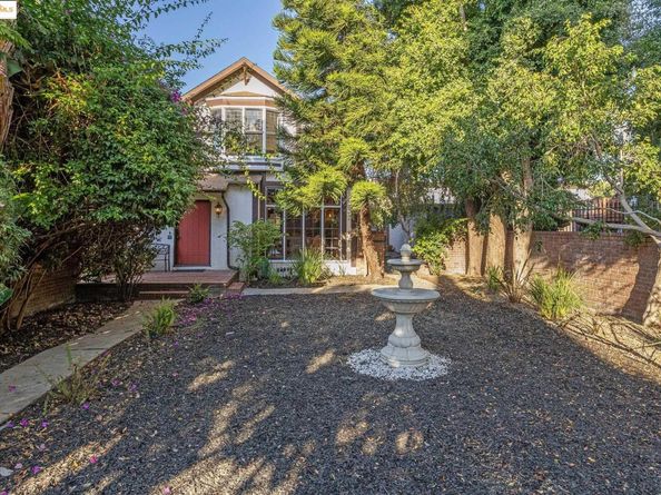 2749 E 17Th St, Oakland CA 94601