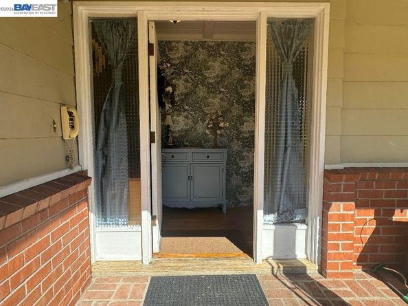190 Alderwood Rd, Walnut Creek CA 94598