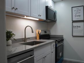 758 Kingston Ave 104, Oakland CA 94611