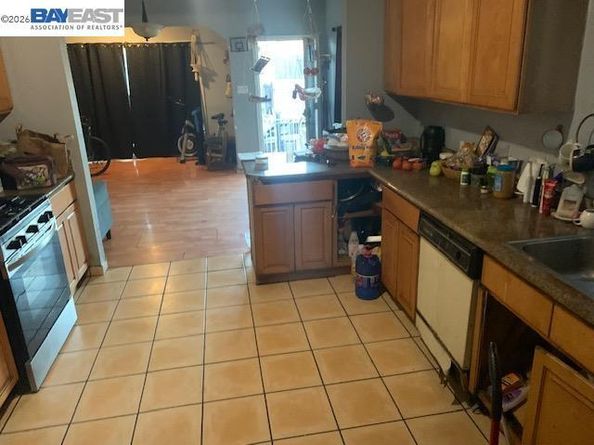 7333 Lockwood St, Oakland CA 94621