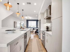 2229 Myrtle ST, Oakland CA 94607