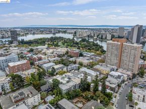 199 Montecito Ave 105, Oakland CA 94610