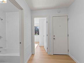 769 17th St, Oakland CA 94612