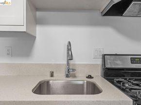 769 17th St, Oakland CA 94612