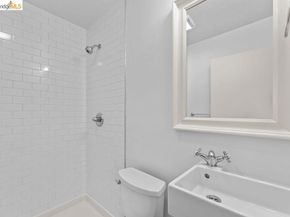 769 17th St, Oakland CA 94612