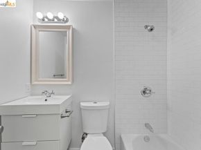 769 17th St, Oakland CA 94612