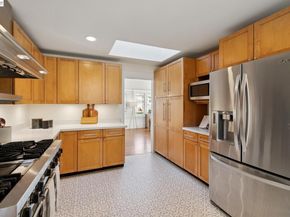 3226 Fairview Ave, Alameda CA 94501