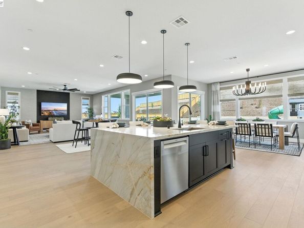 1652 Savannah Court, Dublin CA 94568