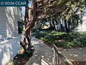 1445 Marchbanks Dr 2, Walnut Creek CA 94598