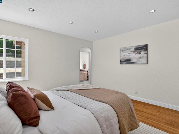 1 Vista Del Moraga, Orinda CA 94563