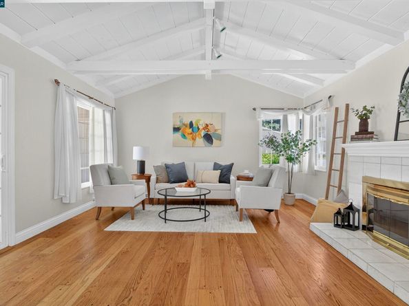 1 Vista Del Moraga, Orinda CA 94563