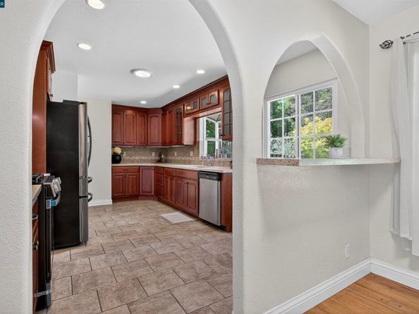 1 Vista Del Moraga, Orinda CA 94563