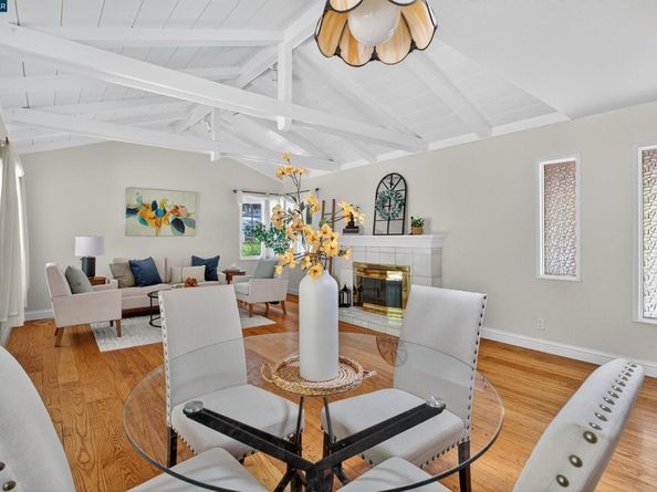 1 Vista Del Moraga, Orinda CA 94563
