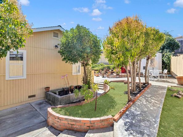948 Jones Ave, Pinole CA 94564