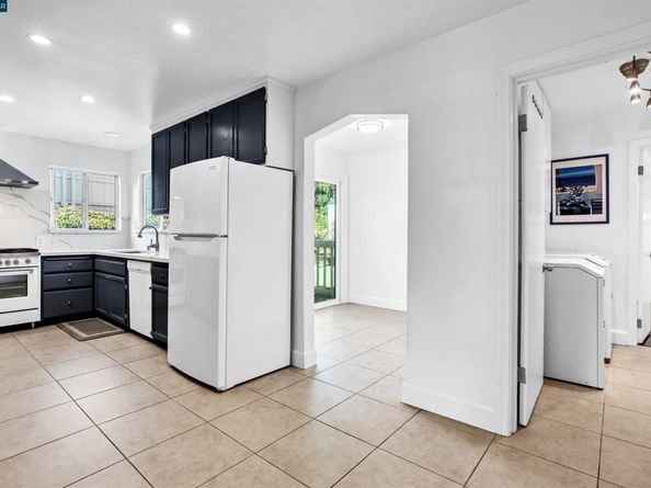 948 Jones Ave, Pinole CA 94564