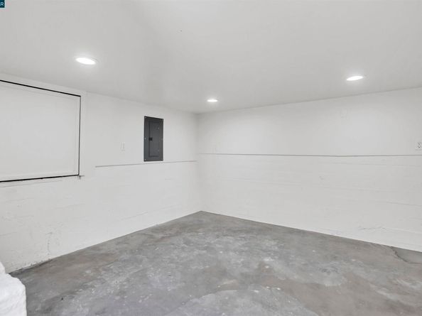 948 Jones Ave, Pinole CA 94564