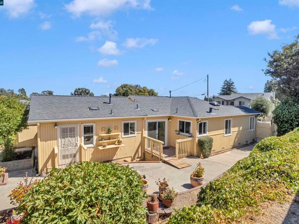 948 Jones Ave, Pinole CA 94564