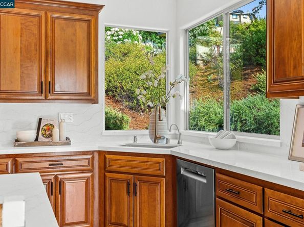 21 Monte Crest Ct., Walnut Creek CA 94595